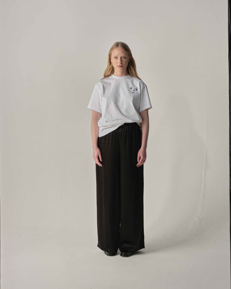 Unisex Tee with 'Keiss and Wink' logo in white